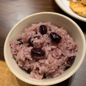 鮮やか！赤そら豆ご飯☆